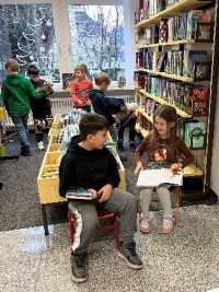 Führung durch die Bücherei